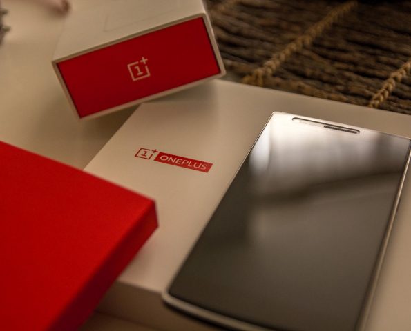 OnePlus-One-with-the-box-by-Hila-Yonatan1[1]